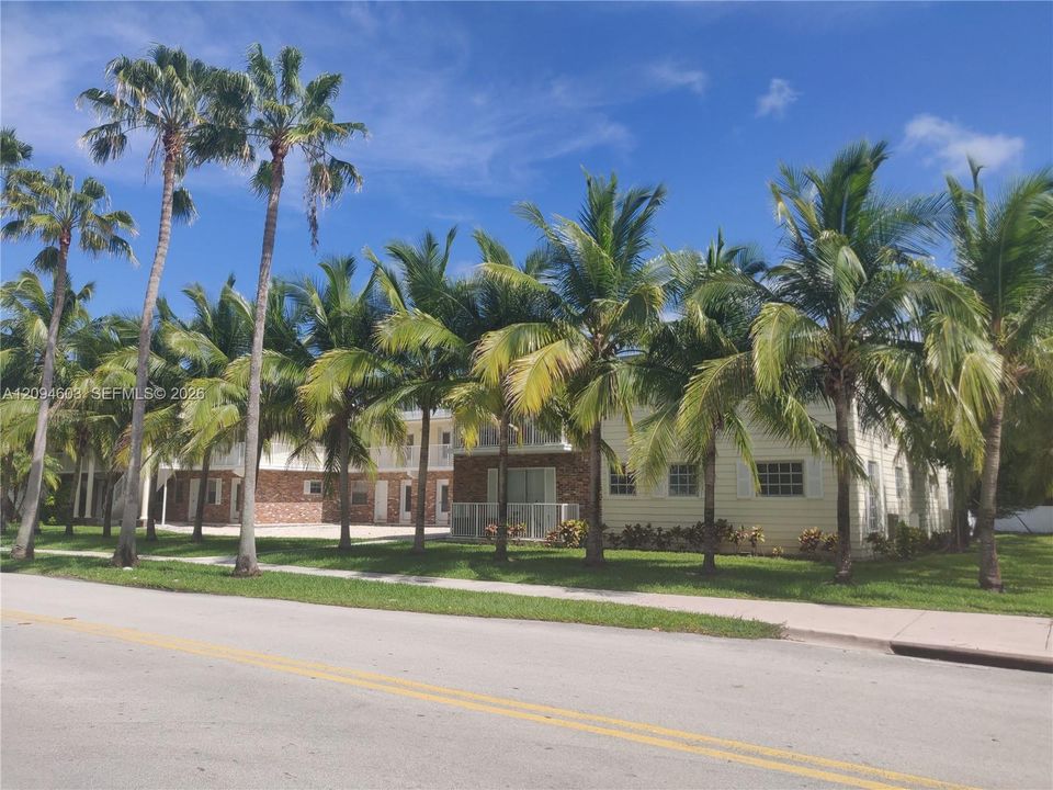 For Rent: $2,500 (1 beds, 1 baths, 530 Square Feet)