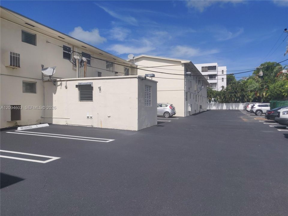 For Rent: $2,500 (1 beds, 1 baths, 530 Square Feet)