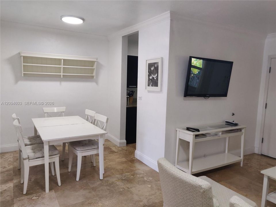For Rent: $2,500 (1 beds, 1 baths, 530 Square Feet)