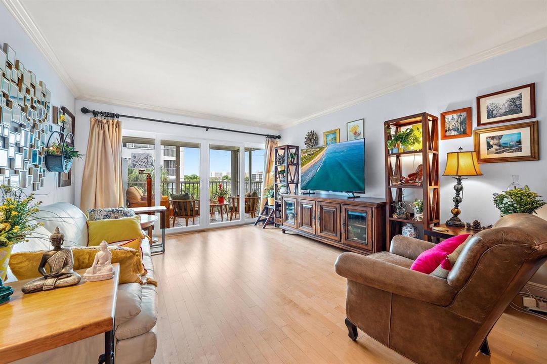 155 Yacht Club Dr 207-8
