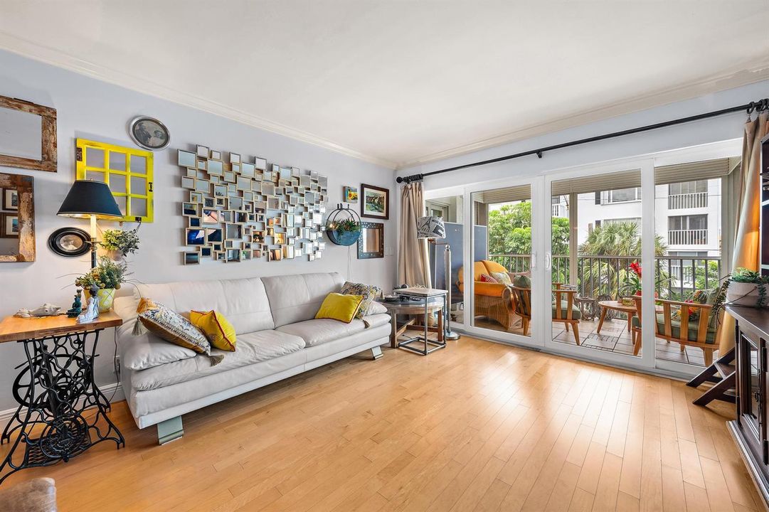 155 Yacht Club Dr 207-9