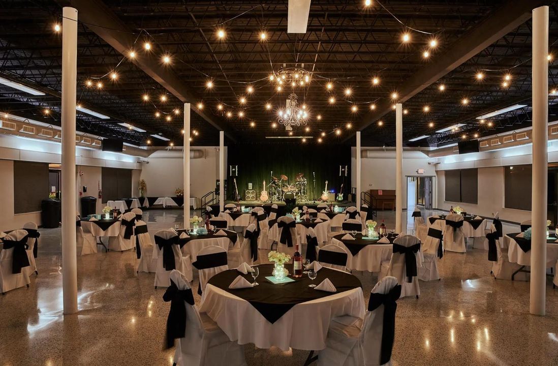 ILE CLUBHOUSE BALLROOM PARTY