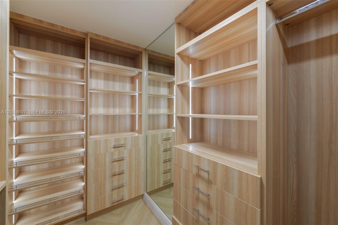 En Renta: $8,000 (3 camas, 3 baños, 1841 Pies cuadrados)