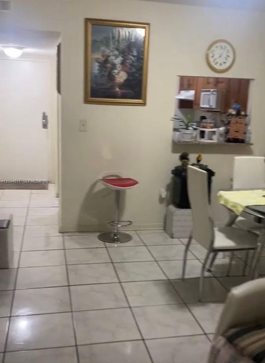For Rent: $1,950 (2 beds, 2 baths, 840 Square Feet)