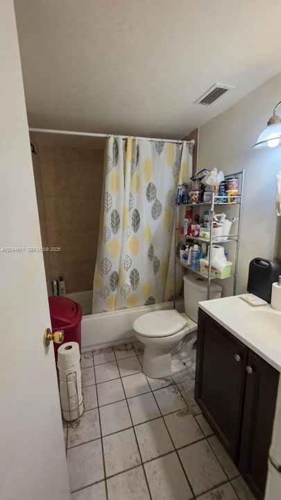 For Rent: $1,950 (2 beds, 2 baths, 840 Square Feet)