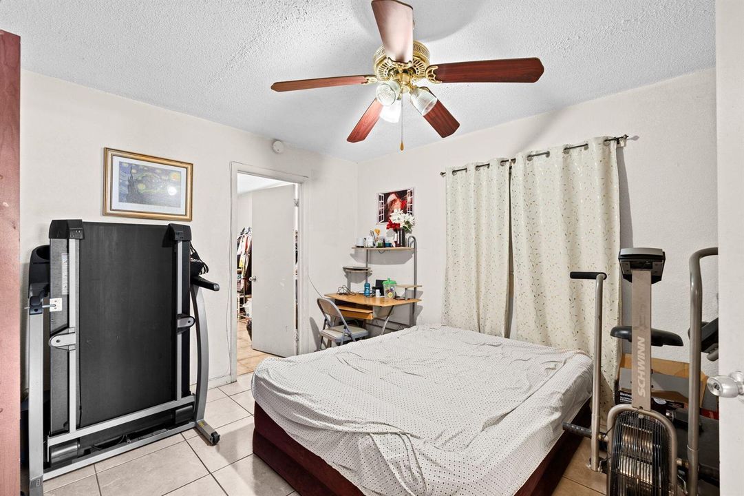 33-web-or-mls-A7408452