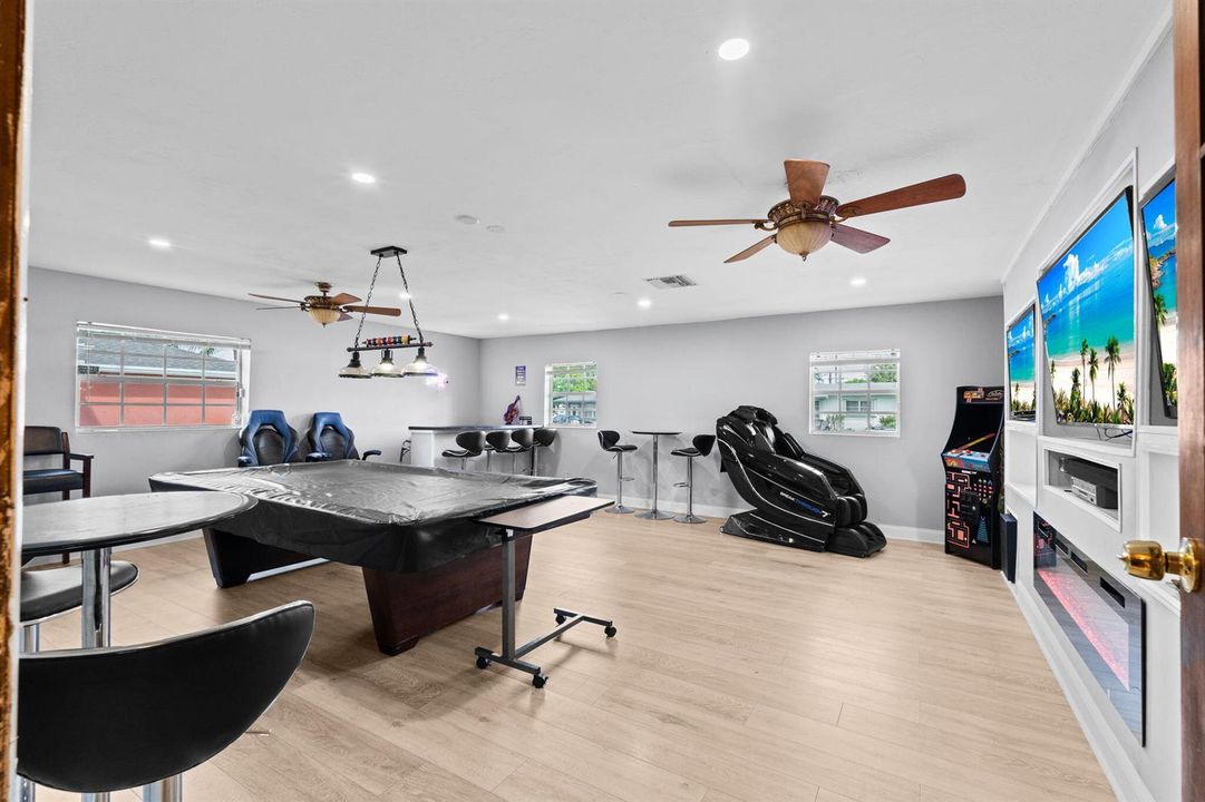 16-web-or-mls-A7408467