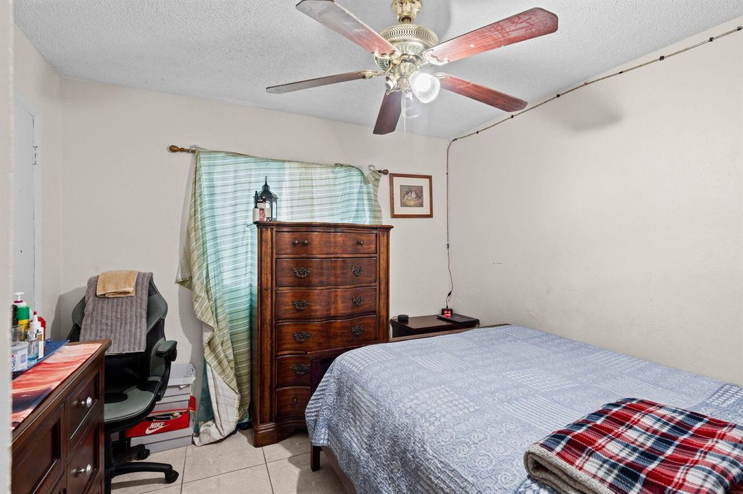 27-web-or-mls-A7408418