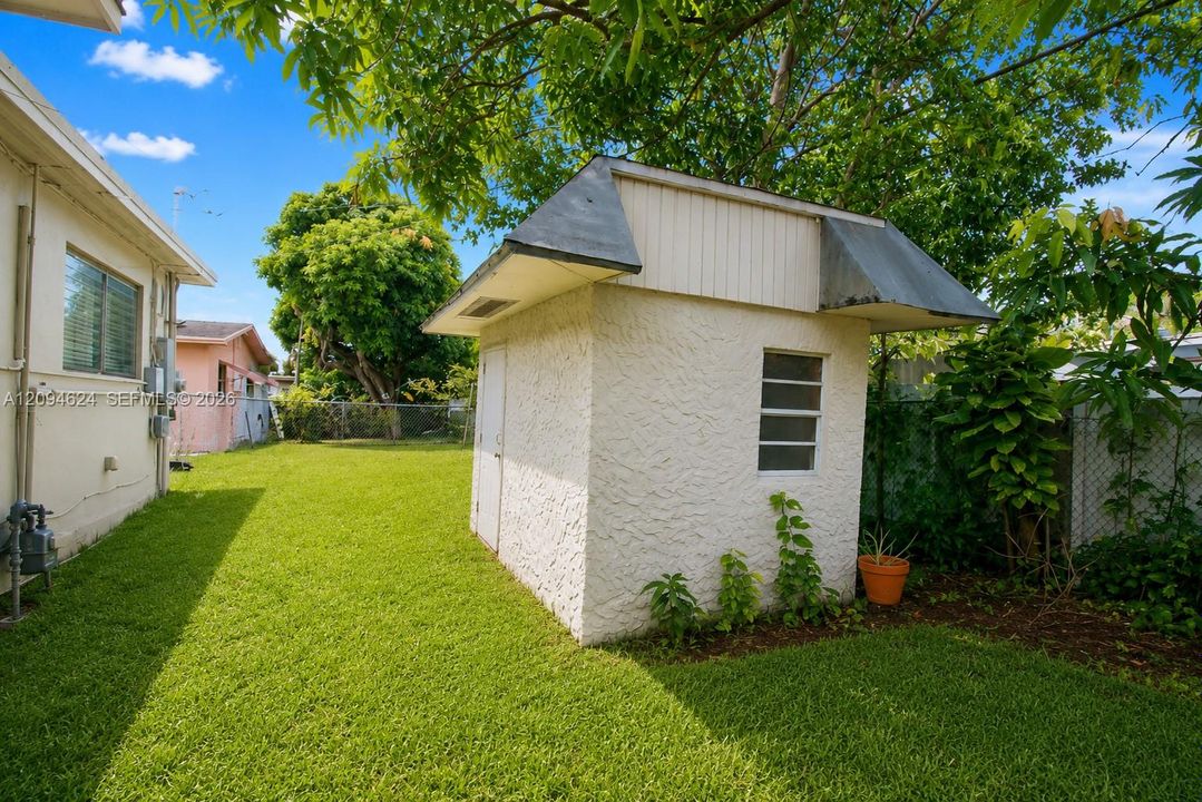En Venta: $660,000 (4 camas, 3 baños, 2193 Pies cuadrados)