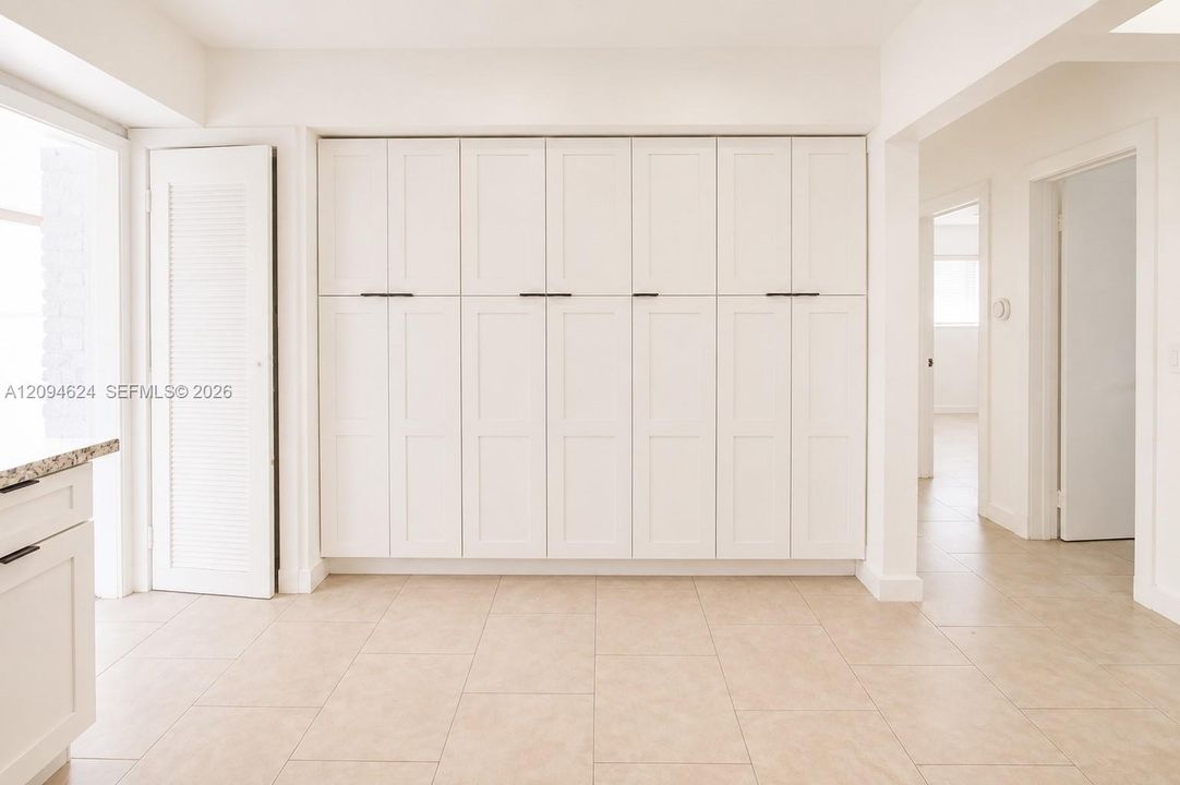 En Venta: $660,000 (4 camas, 3 baños, 2193 Pies cuadrados)