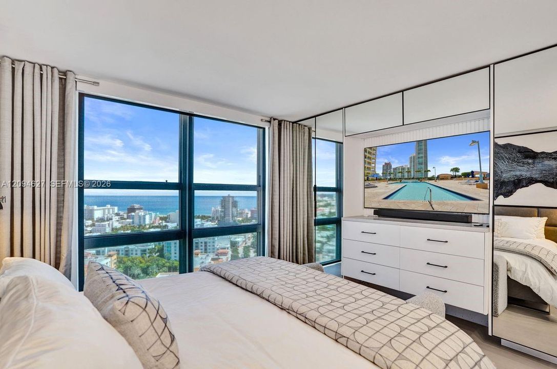 For Sale: $960,000 (1 beds, 1 baths, 740 Square Feet)