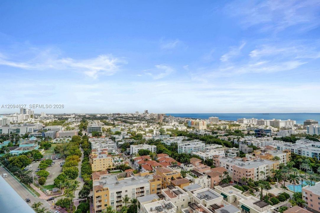 For Sale: $960,000 (1 beds, 1 baths, 740 Square Feet)