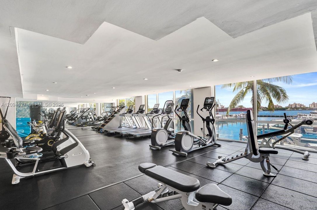 For Sale: $960,000 (1 beds, 1 baths, 740 Square Feet)