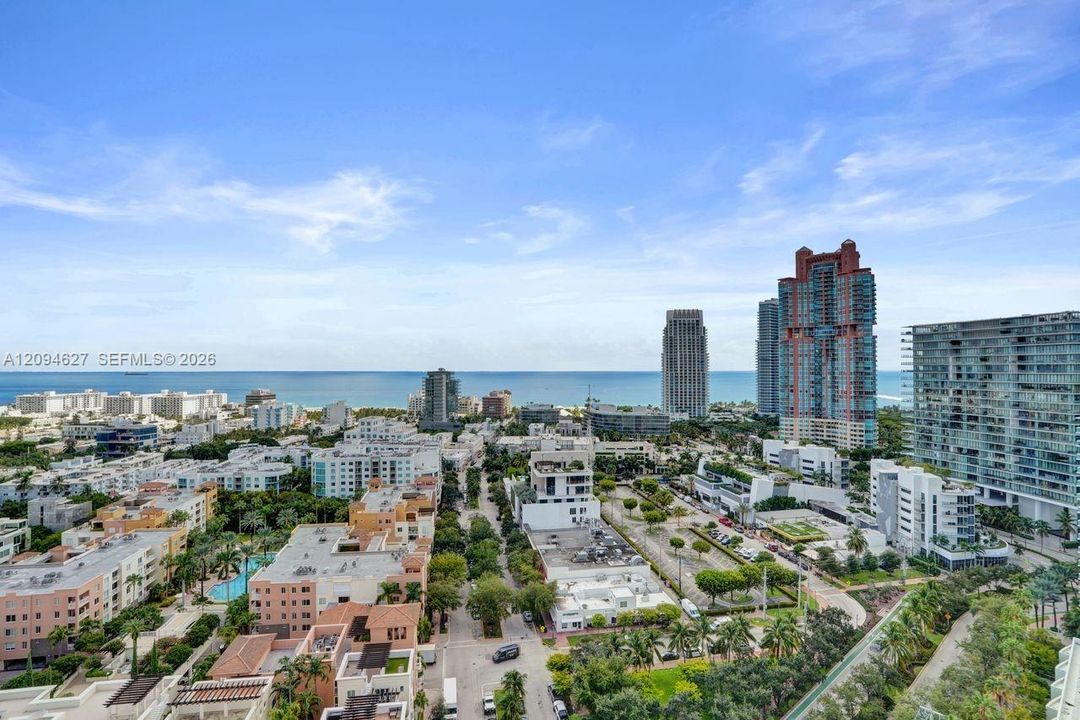 For Sale: $960,000 (1 beds, 1 baths, 740 Square Feet)