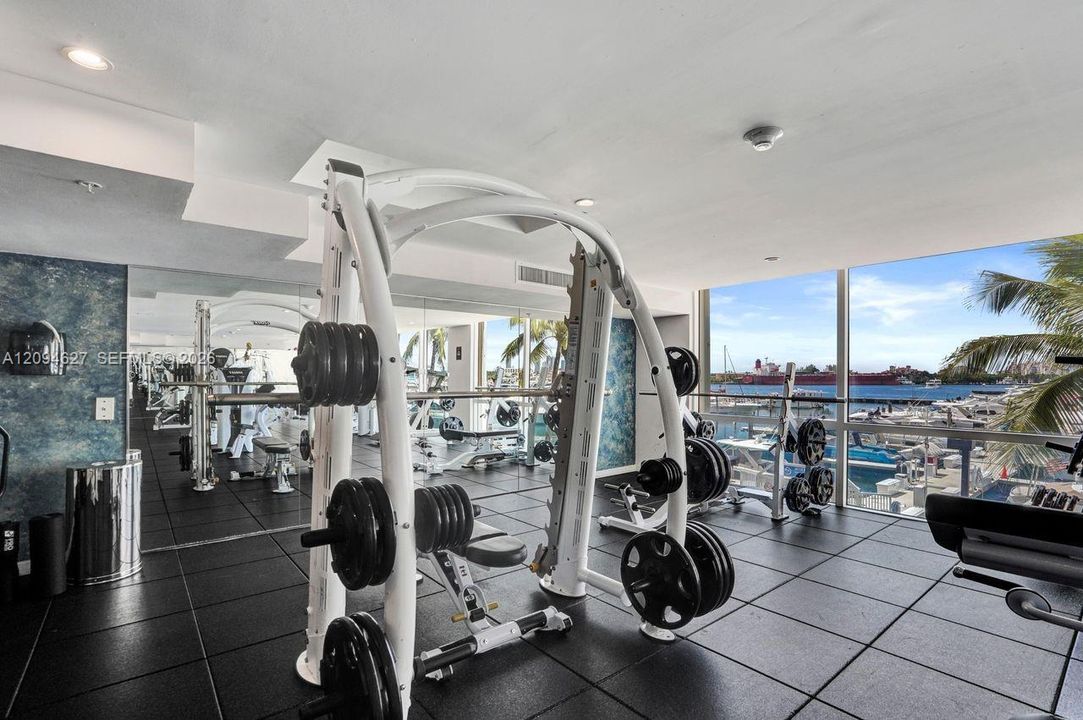 For Sale: $960,000 (1 beds, 1 baths, 740 Square Feet)