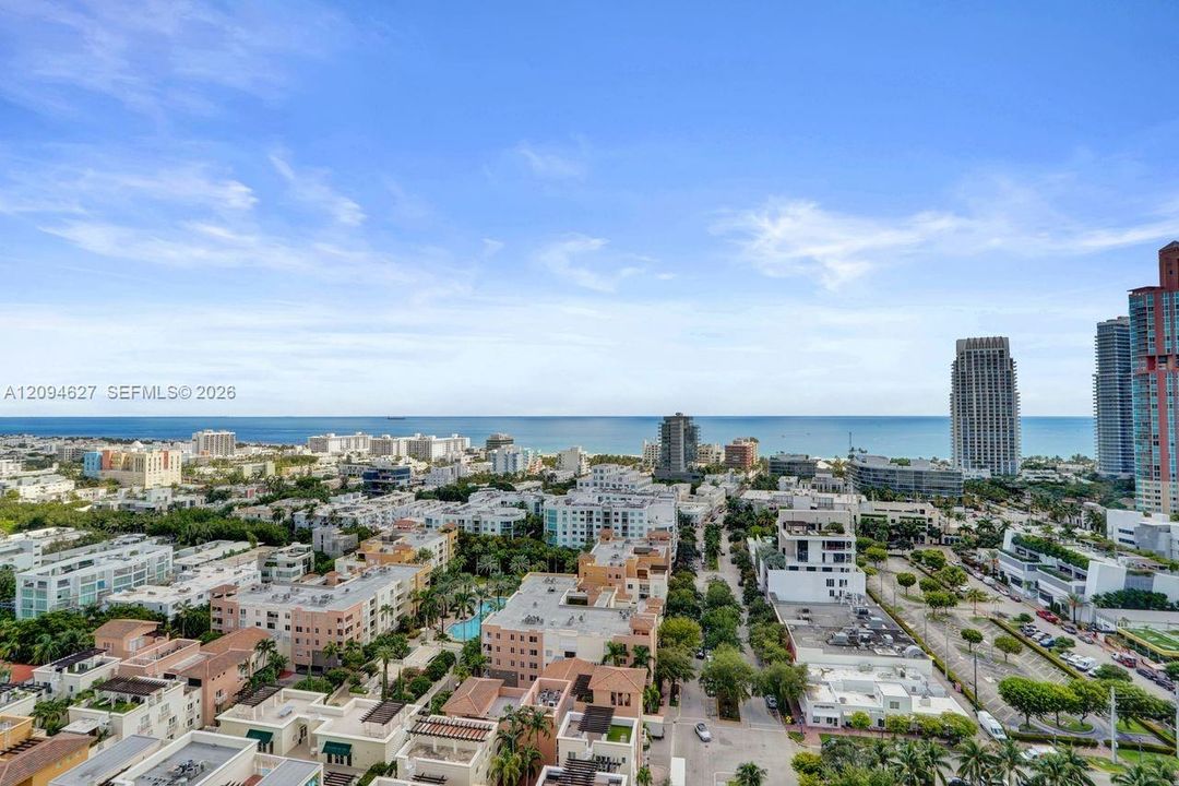 For Sale: $960,000 (1 beds, 1 baths, 740 Square Feet)