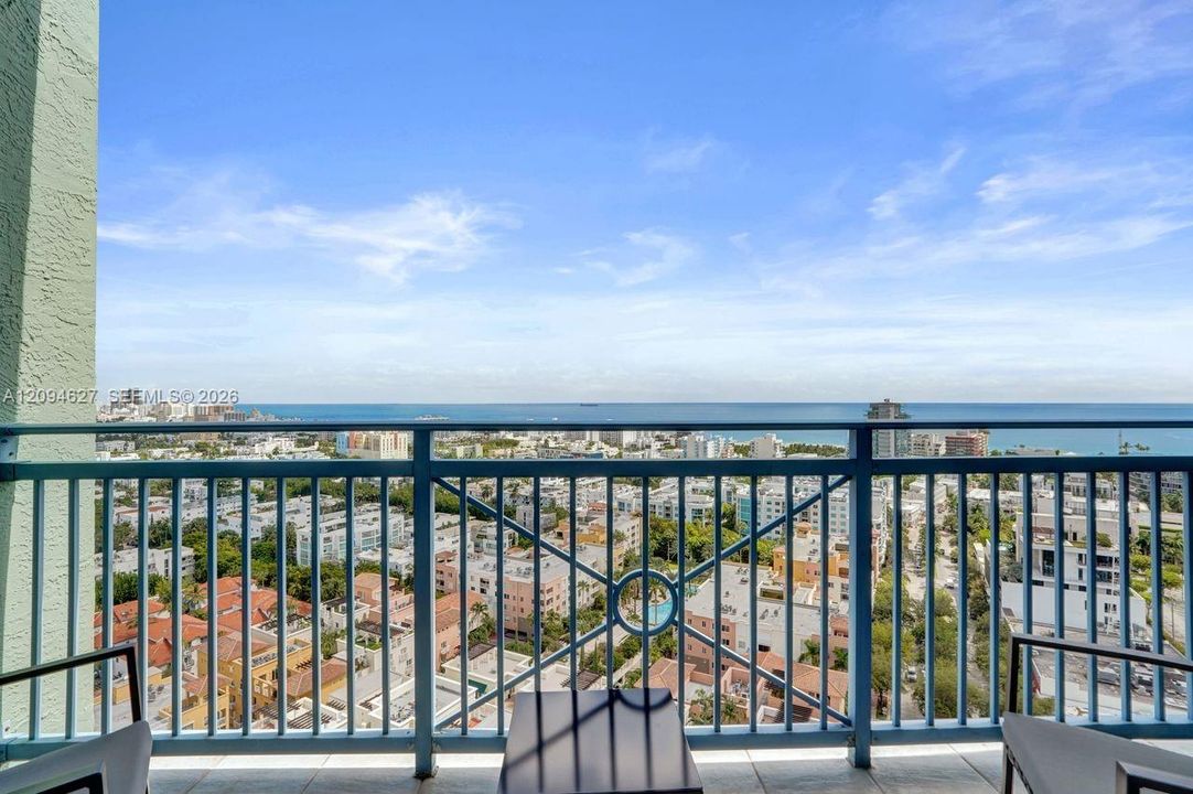 For Sale: $960,000 (1 beds, 1 baths, 740 Square Feet)