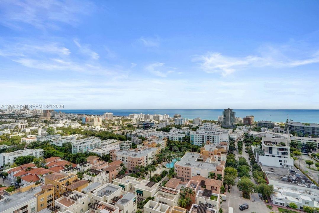 For Sale: $960,000 (1 beds, 1 baths, 740 Square Feet)