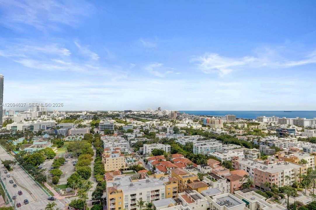 For Sale: $960,000 (1 beds, 1 baths, 740 Square Feet)