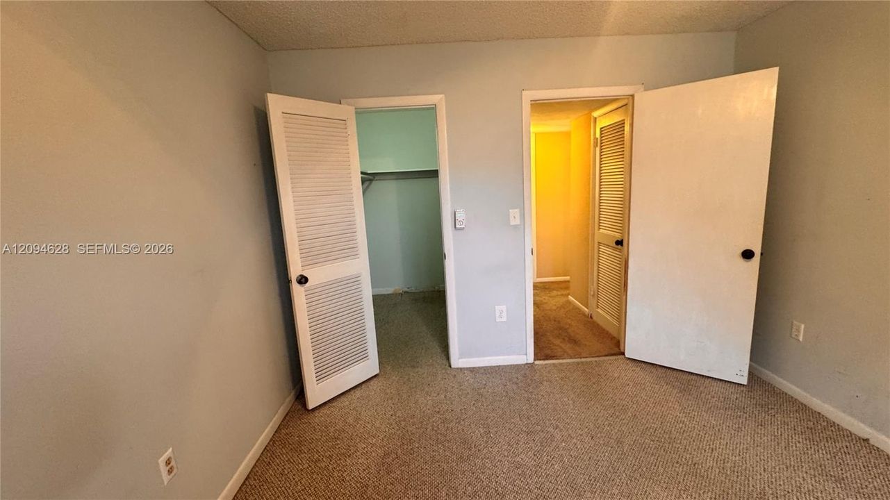 For Sale: $69,000 (1 beds, 1 baths, 640 Square Feet)