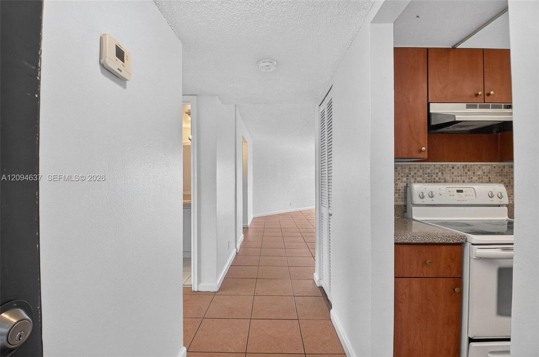 For Sale: $165,000 (2 beds, 2 baths, 1030 Square Feet)