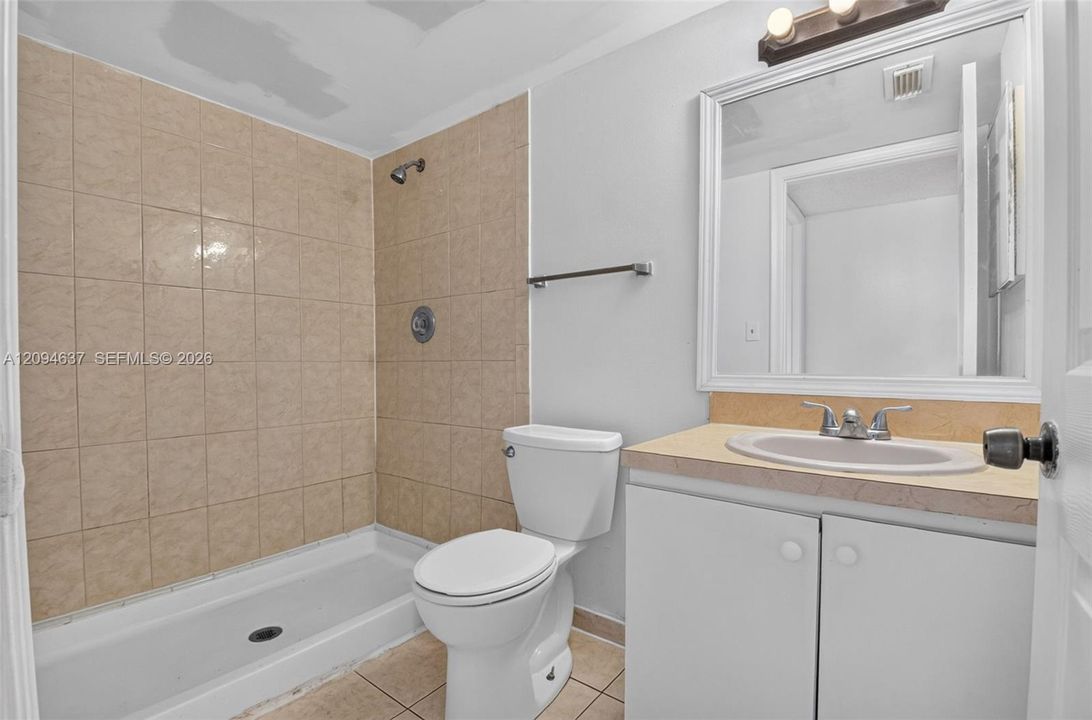 For Sale: $165,000 (2 beds, 2 baths, 1030 Square Feet)