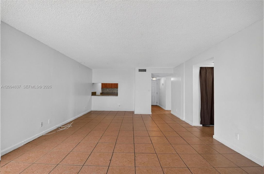 For Sale: $165,000 (2 beds, 2 baths, 1030 Square Feet)