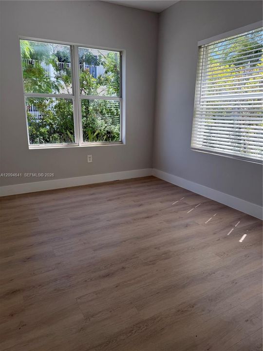 For Rent: $2,100 (2 beds, 1 baths, 650 Square Feet)
