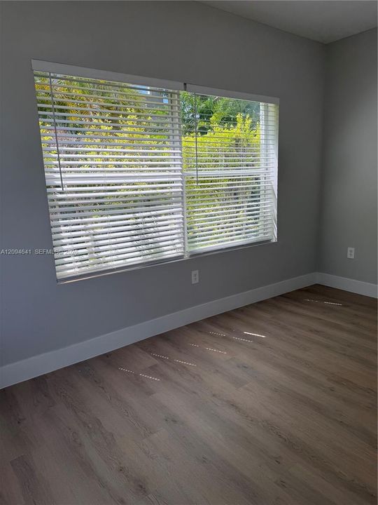 For Rent: $2,100 (2 beds, 1 baths, 650 Square Feet)