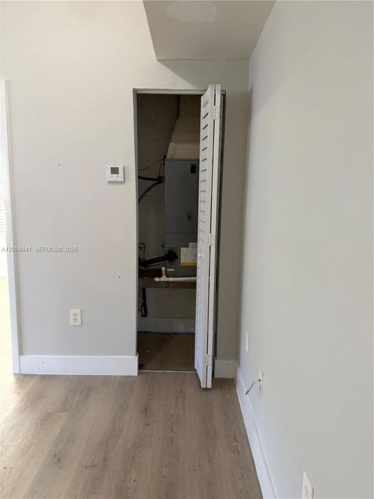 For Rent: $2,100 (2 beds, 1 baths, 650 Square Feet)