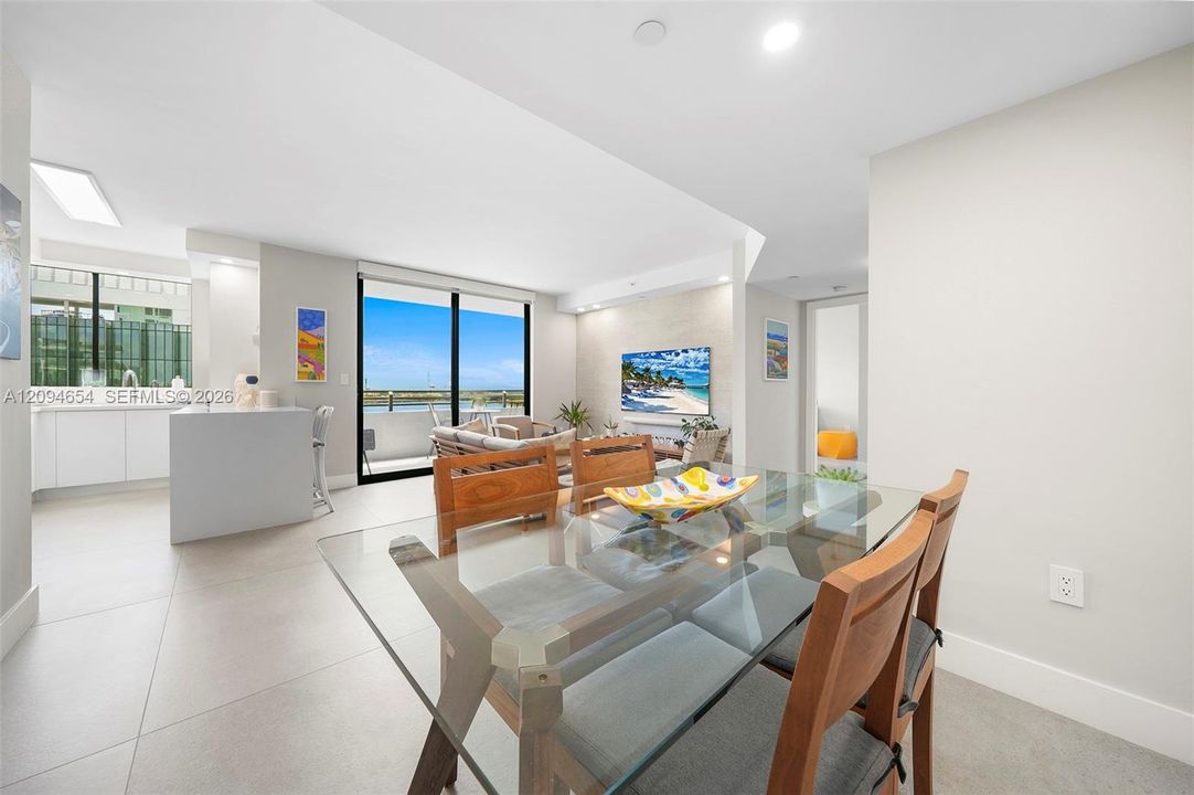 For Sale: $980,000 (2 beds, 2 baths, 1127 Square Feet)