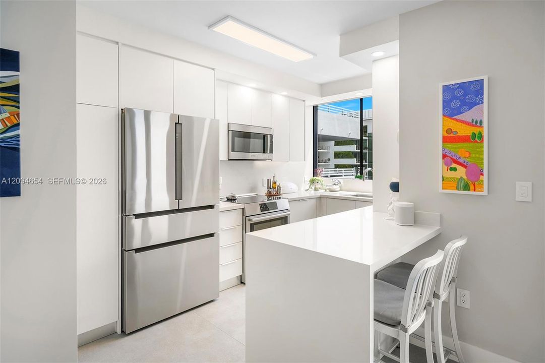For Sale: $980,000 (2 beds, 2 baths, 1127 Square Feet)