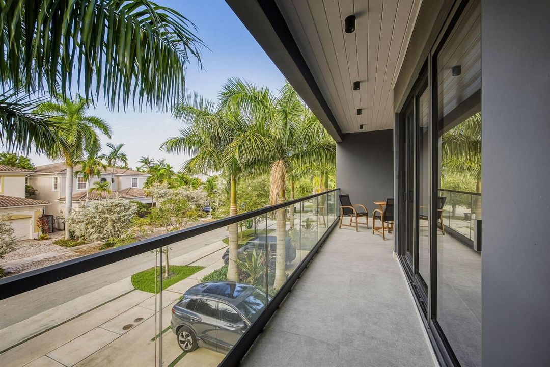 Guest balcony