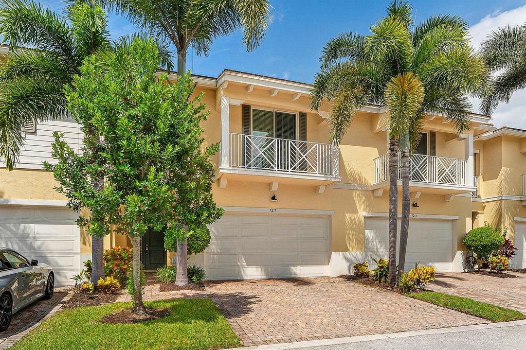 003-7217OxfordCourt-PalmBeachGardens-FL-
