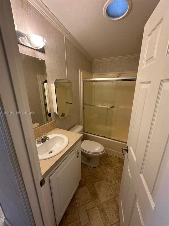 For Rent: $2,165 (2 beds, 2 baths, 896 Square Feet)