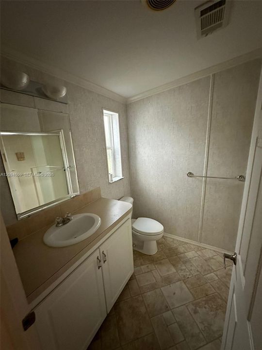 For Rent: $2,165 (2 beds, 2 baths, 896 Square Feet)