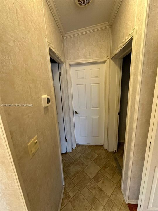 For Rent: $2,165 (2 beds, 2 baths, 896 Square Feet)