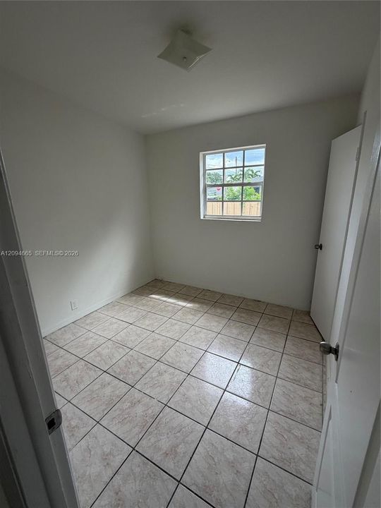 В аренду: $2,500 (3 спален, 1 ванн, 882 Квадратных фут)
