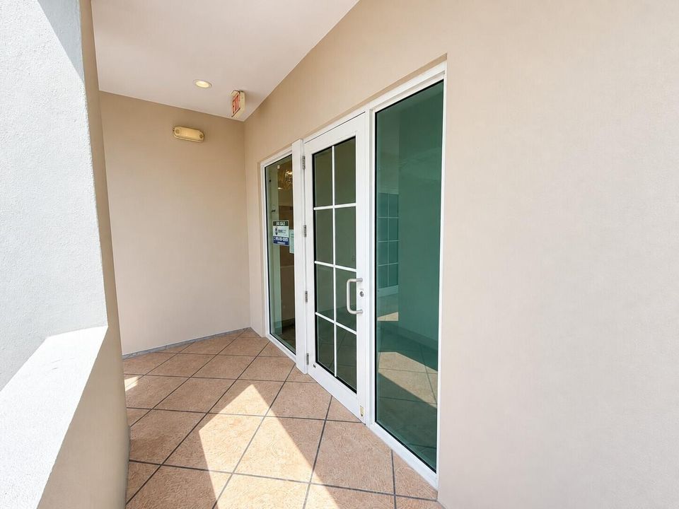 Entry door 2