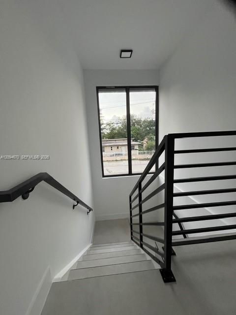 For Rent: $3,900 (6 beds, 4 baths, 2792 Square Feet)
