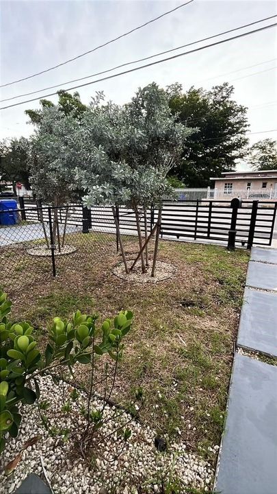 For Rent: $3,900 (6 beds, 4 baths, 2792 Square Feet)