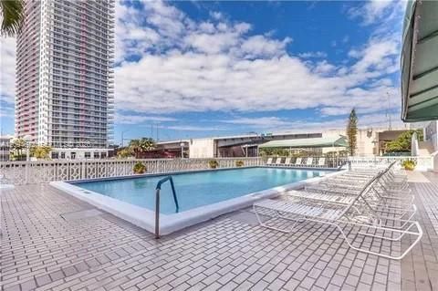 В аренду: $1,899 (1 спален, 1 ванн, 672 Квадратных фут)