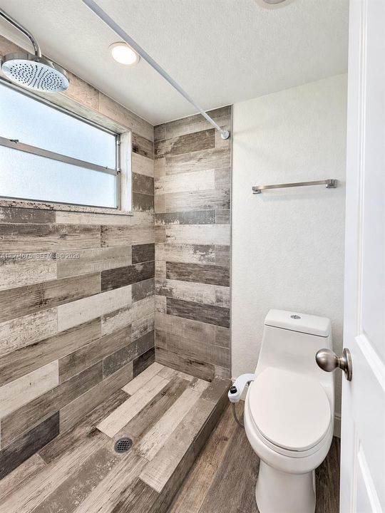 В аренду: $1,800 (1 спален, 1 ванн, 870 Квадратных фут)