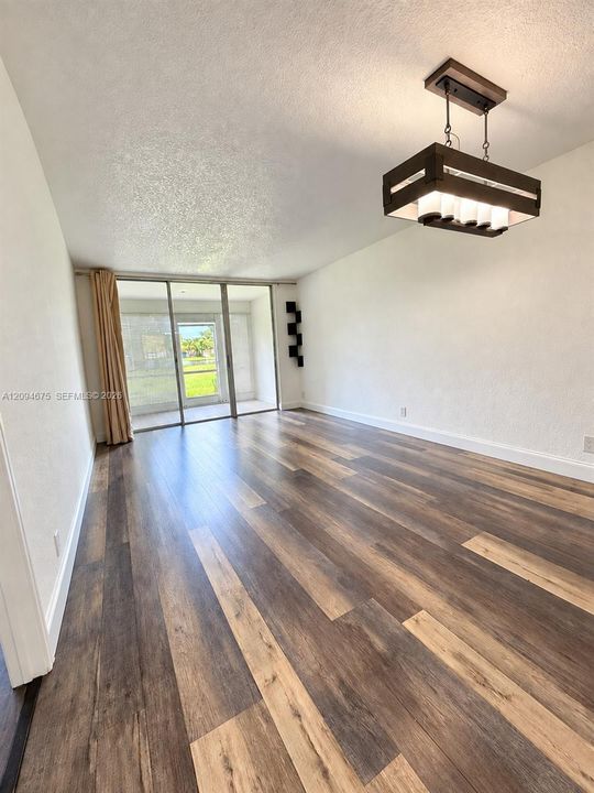 В аренду: $1,800 (1 спален, 1 ванн, 870 Квадратных фут)