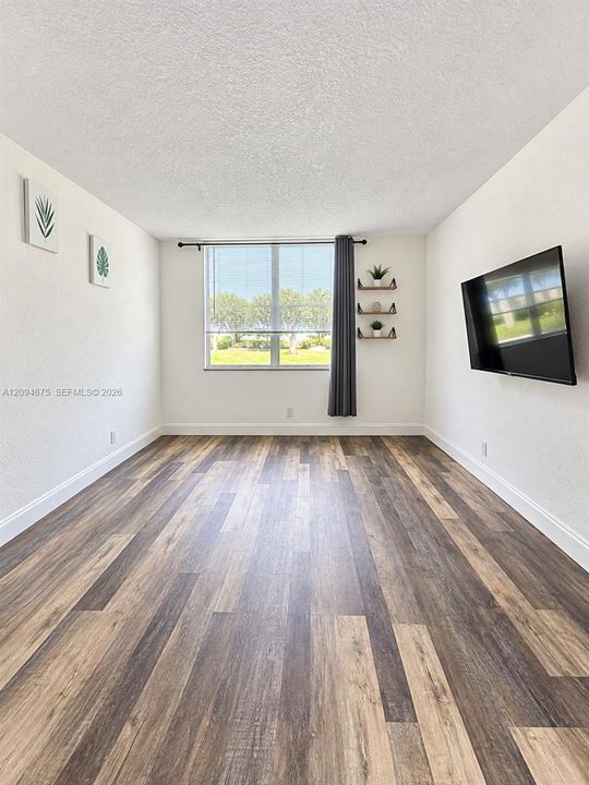 В аренду: $1,800 (1 спален, 1 ванн, 870 Квадратных фут)