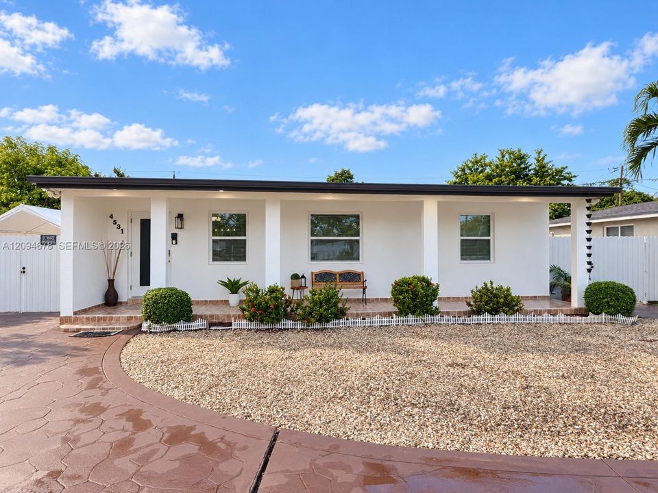 En Venta: $819,000 (3 camas, 3 baños, 1260 Pies cuadrados)