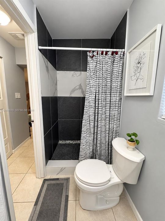 En Venta: $819,000 (3 camas, 3 baños, 1260 Pies cuadrados)