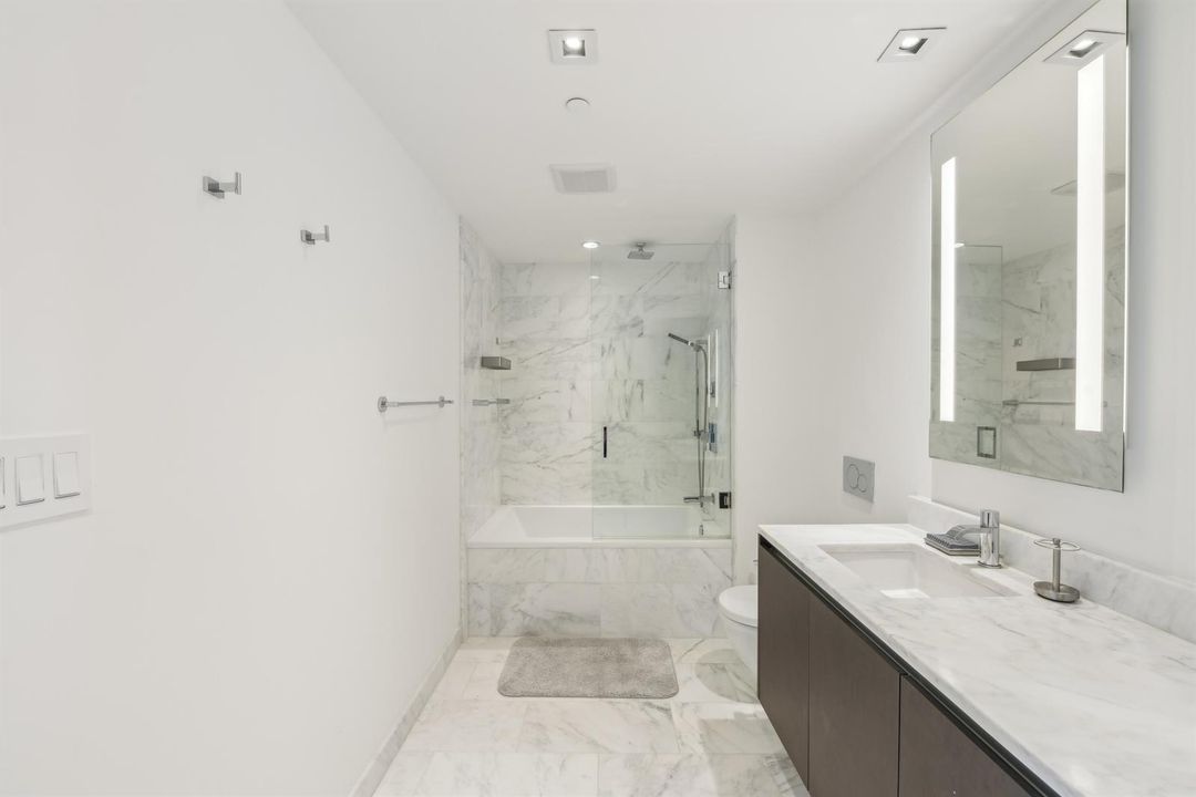 18-print-Brickell Ave 1202-018