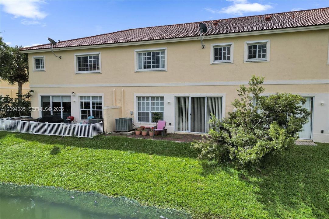 En Venta: $415,000 (3 camas, 2 baños, 1514 Pies cuadrados)