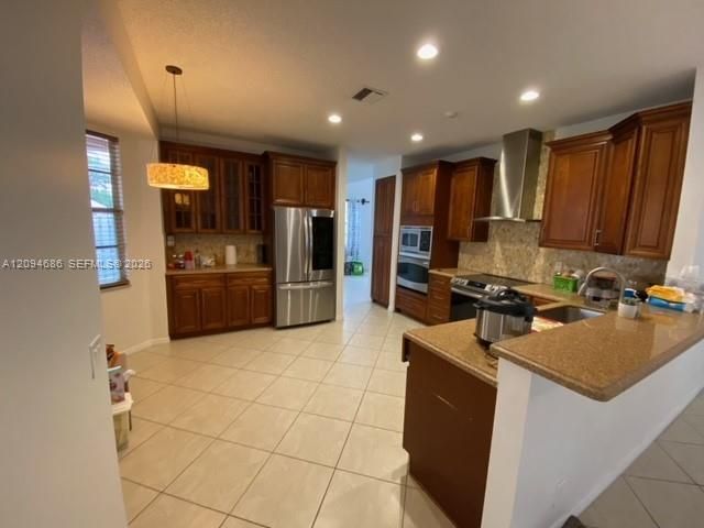 For Rent: $5,100 (4 beds, 2 baths, 2669 Square Feet)